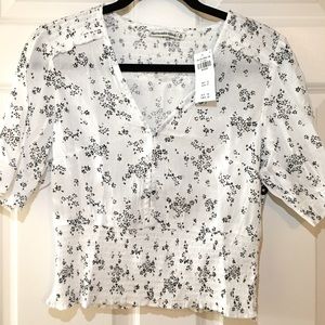 This item*SOLD* NWT Short sleeve smocked blouse